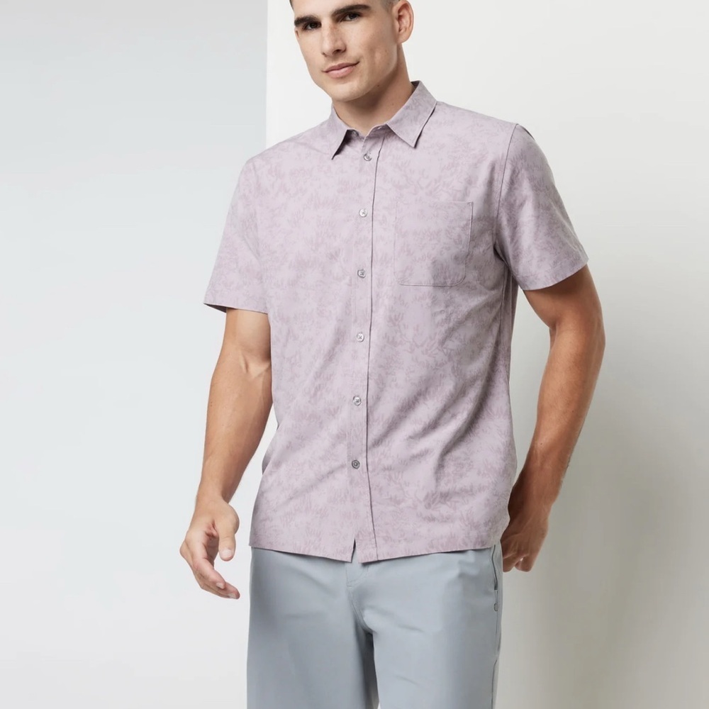 Vuori Men's Button Down Shirt Size Small